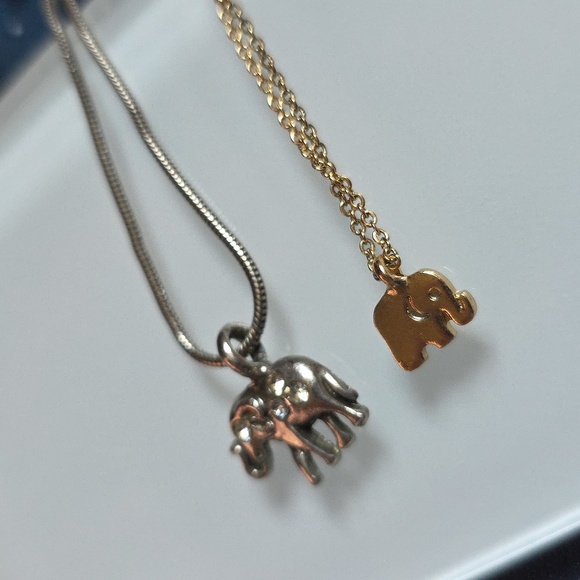 x2 Elephant Necklaces - Picture 5 of 8